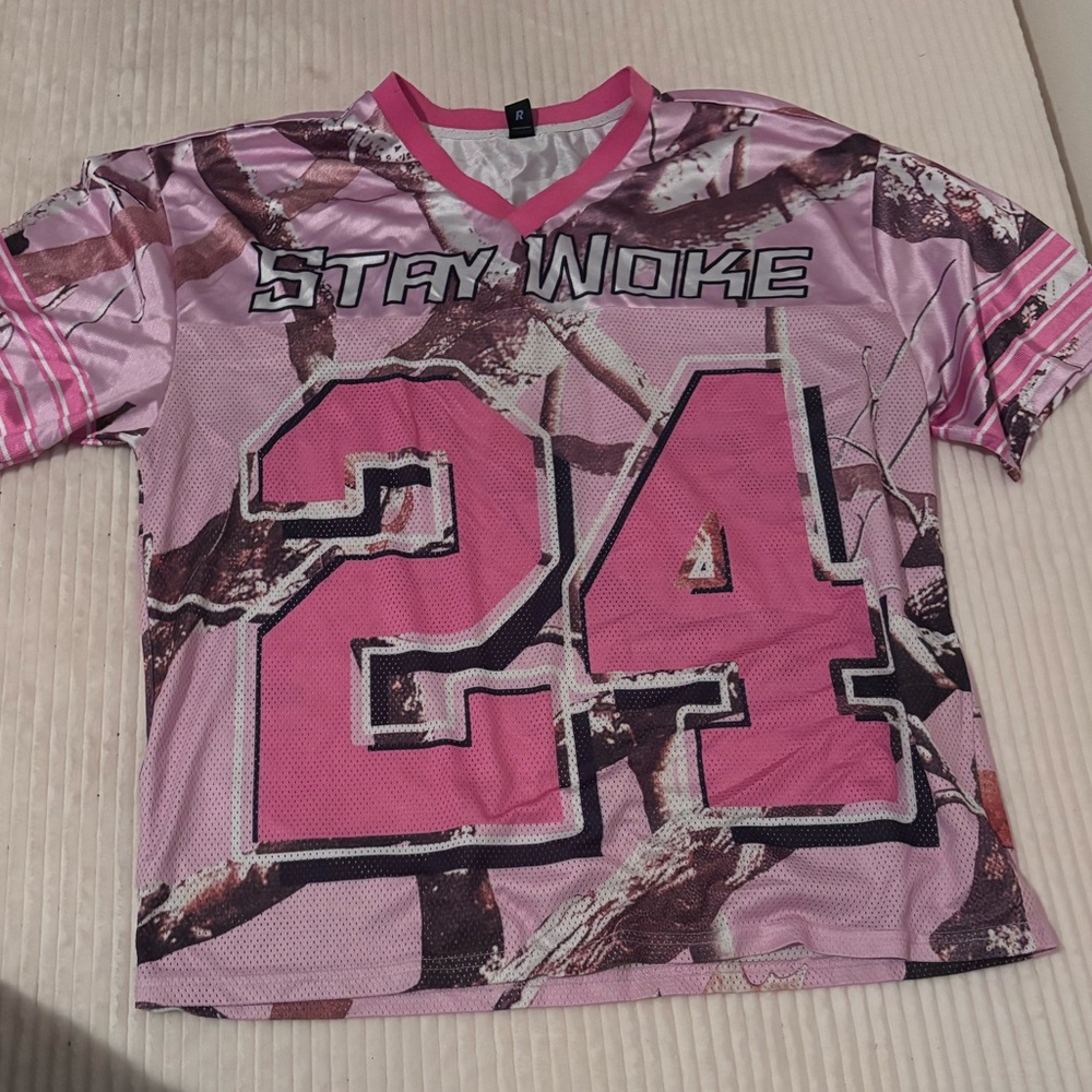 ROMWE Pink Camo 'Stay Woke' Jersey with 24 Graphic Y2K